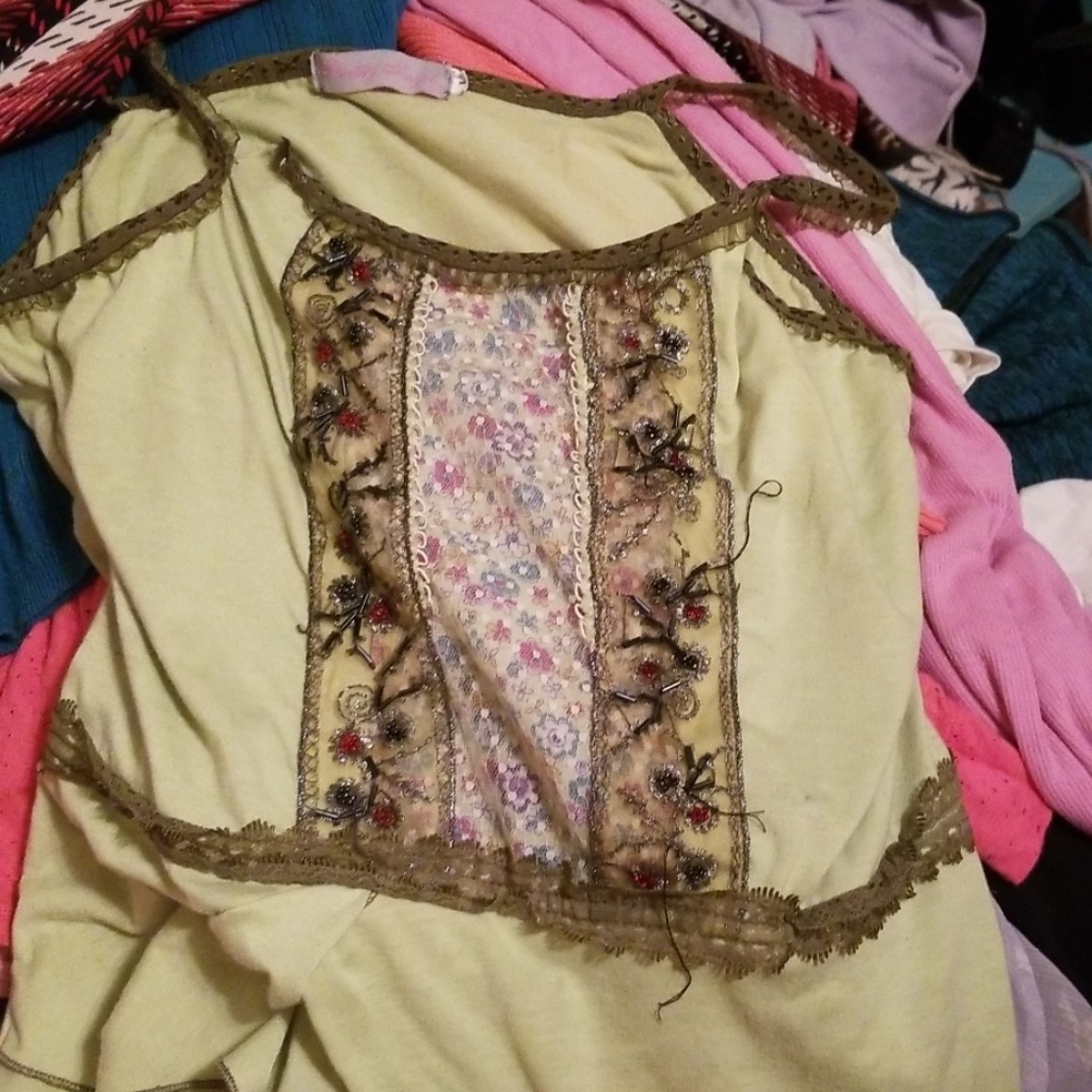 Fairy look tank top with gorgeous beading details